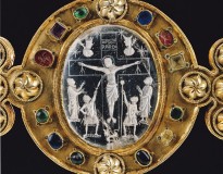 Crystal with Cruxifiction 900 AD, The Augustinermuseum